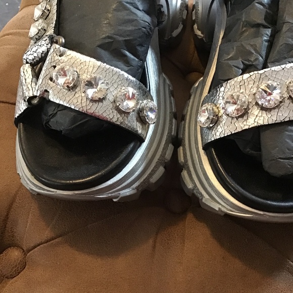 Sandal - Picture 8 of 8